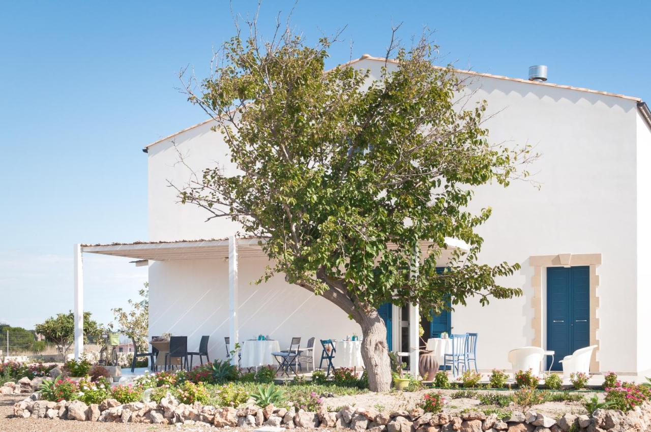 B&B Casa Del Faro Sanvallero Adults Only Portopalo Di Capo Passero Exteriör bild