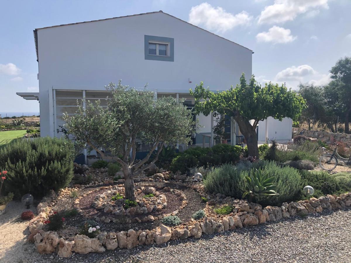 B&B Casa Del Faro Sanvallero Adults Only Portopalo Di Capo Passero Exteriör bild
