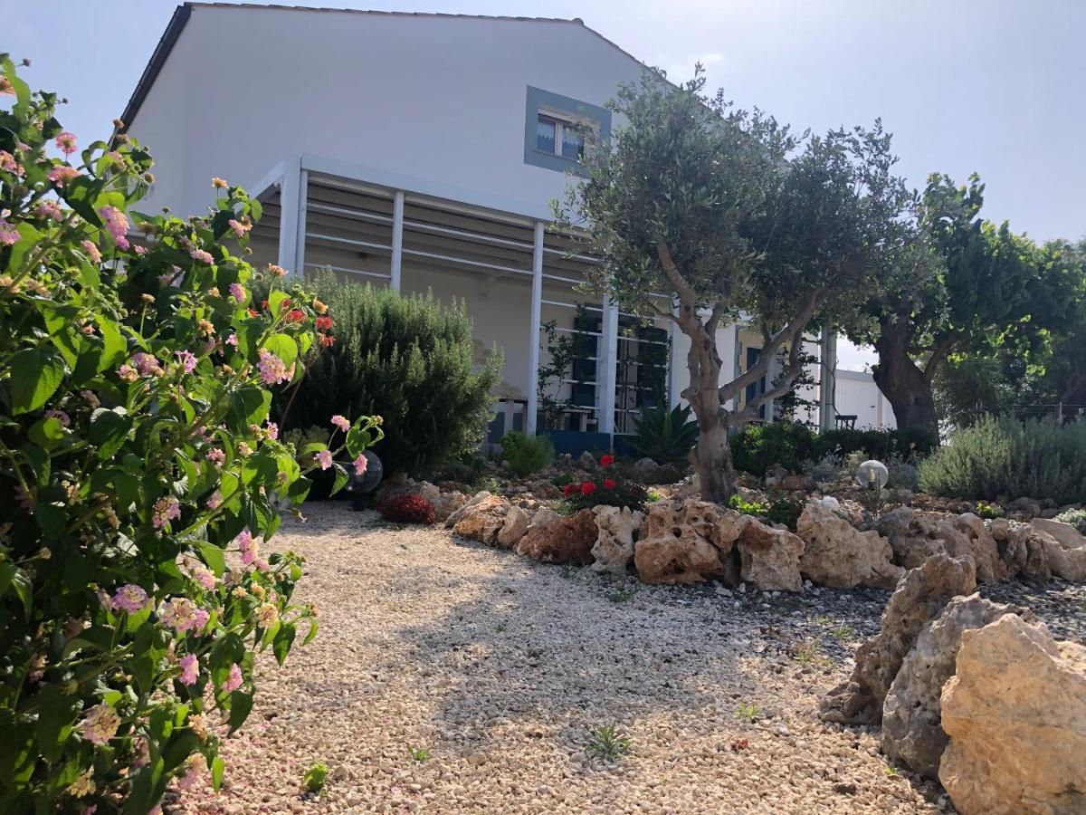 B&B Casa Del Faro Sanvallero Adults Only Portopalo Di Capo Passero Exteriör bild