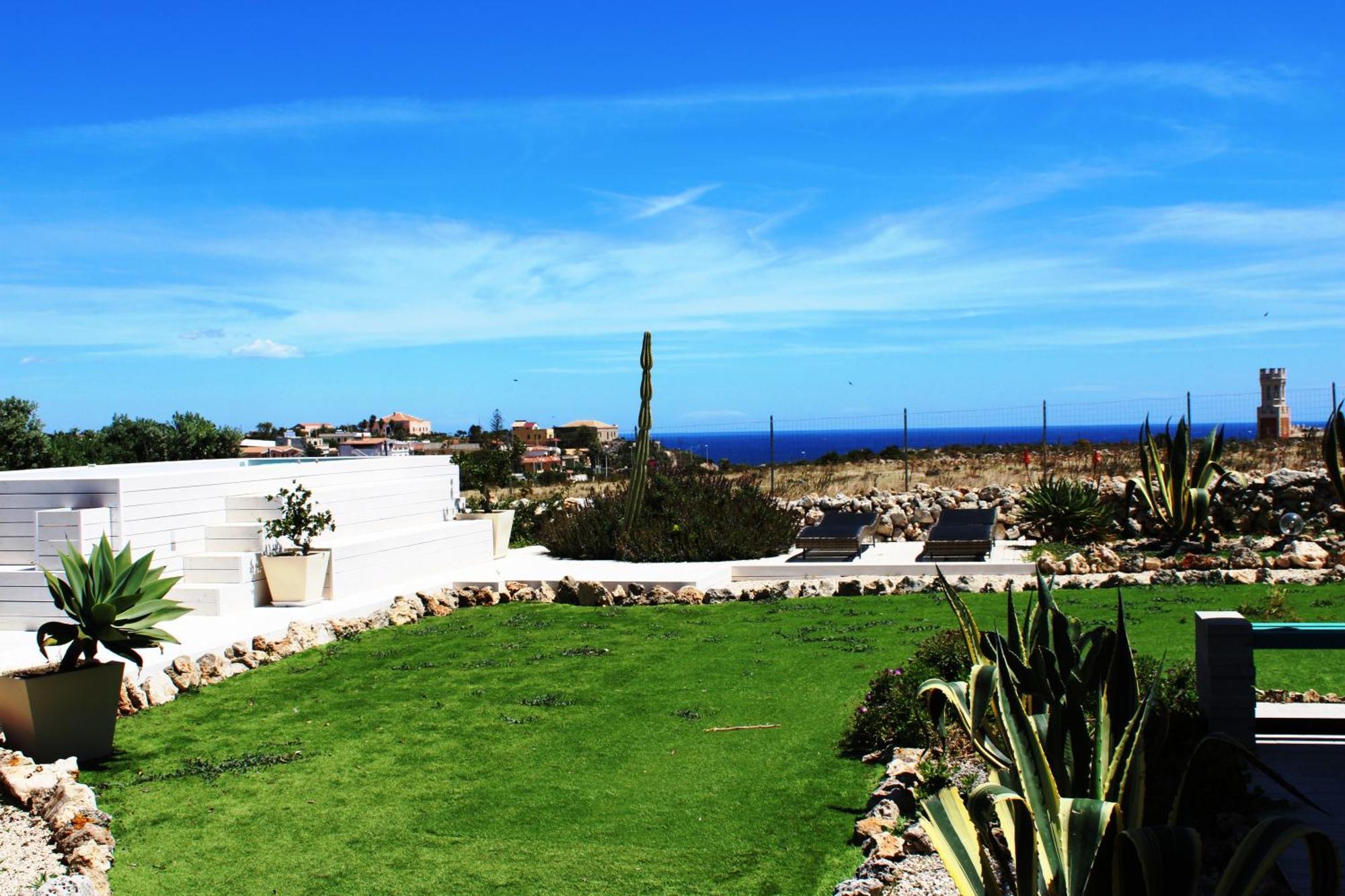B&B Casa Del Faro Sanvallero Adults Only Portopalo Di Capo Passero Exteriör bild
