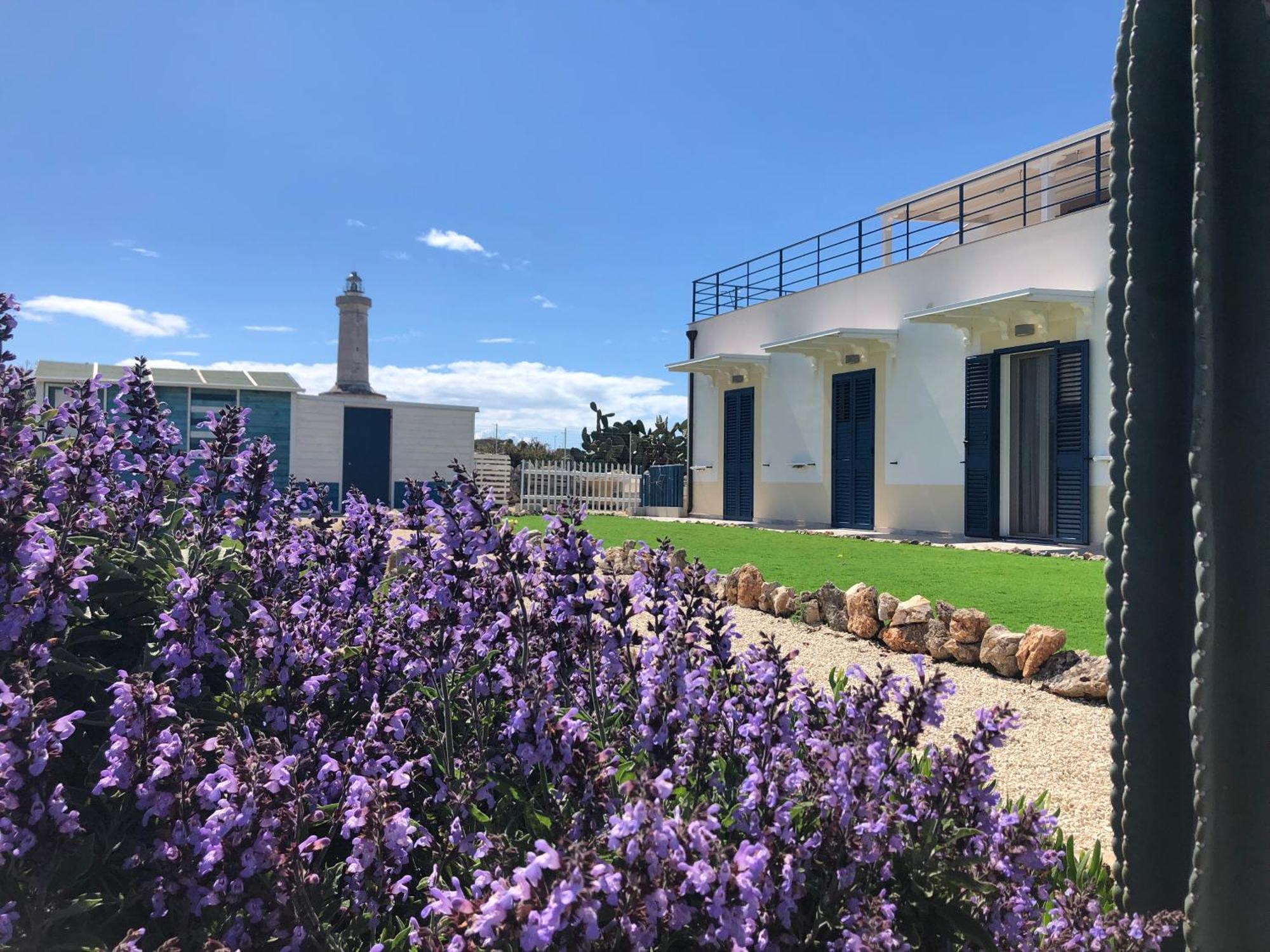 B&B Casa Del Faro Sanvallero Adults Only Portopalo Di Capo Passero Exteriör bild